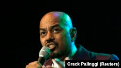 James Ingram saat tampil di panggung Java Jazz, Jakarta, 7 Maret 2008. (Foto: dok). 