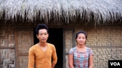 លោក La Moi អាយុ២៥ឆ្នាំ និង​នាង Kaw Nan អាយុ​២៨ឆ្នាំ ដែល​ឪពុក​របស់​ខ្លួន​ត្រូវ​បាន​ឃុំខ្លួន​ពីបទ​រារាំង​ការ​រំលោភយកដី​ក្នុងទីក្រុង​ Myitkyina រដ្ឋ Kachin។