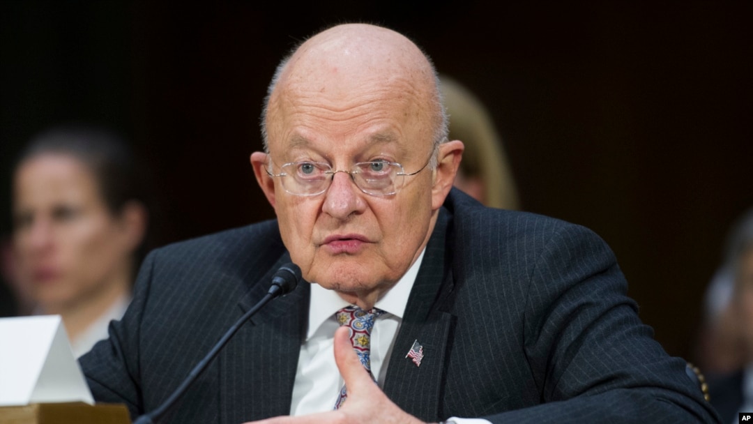 Direktur Intelijen Nasional Amerika James Clapper memberikan kesaksian di Gedung Capitol, Selasa, 10 Januari 2017. (AP Photo/Cliff Owen)