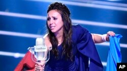 خوشحالی جمالا پس از برنده شدن در یوروویژن