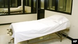 FILE - The death chamber is seen at the Missouri Correctional Center in Bonne Terre, Mo., April 12, 2005.
