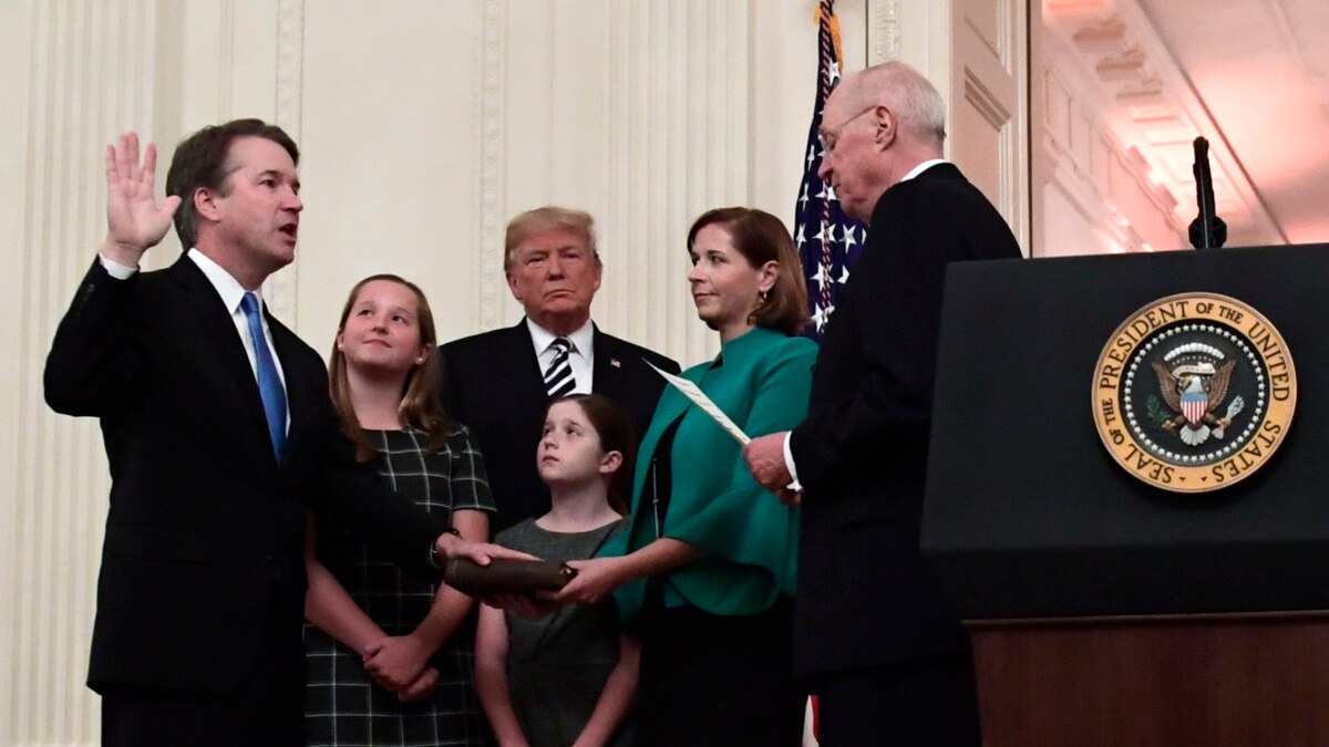 New US Supreme Court Justice Takes Part in White House