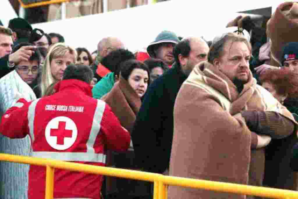 Por lo menos 15 personas aún permanecían desaparecidas el domingo en la noche.