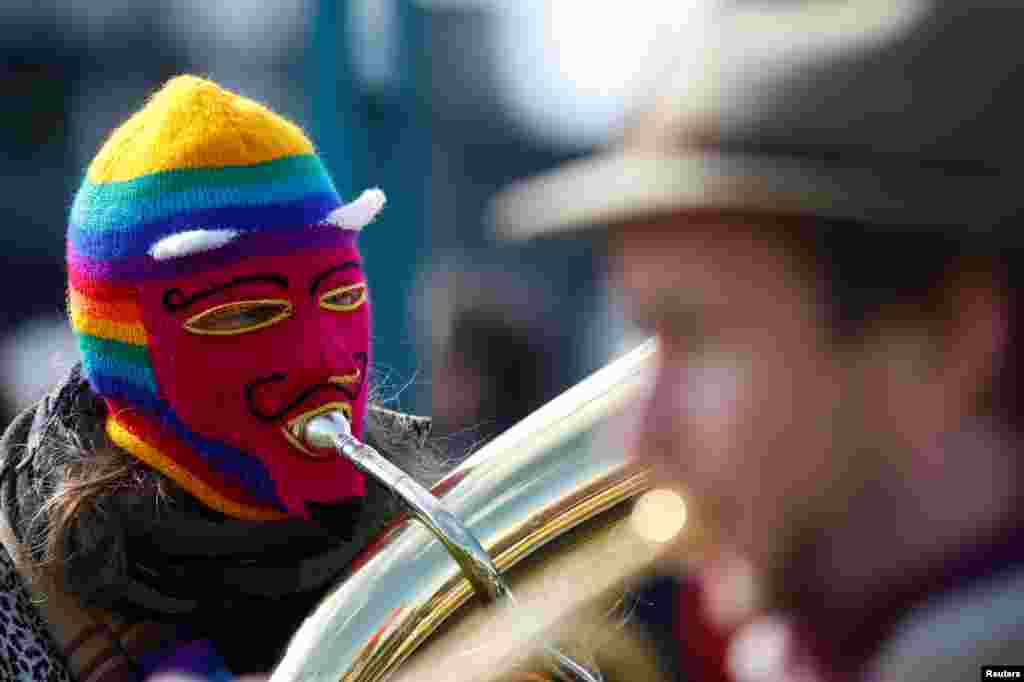 A musician takes part in a protest in front of the European Parliament as Members of the European Parliament debate on modifications to EU copyright reforms in Strasbourg, France, March 26, 2019.