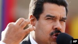 El presidente de Venezuela, Nicolás Maduro, y su homologo de Guyana, Donald Ramotar, acordaron buscar una salida a un problema limítrofe.