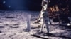 آرشیو - ادوین «باز» آلدرین فضانورد آمریکایی قدم بر سطح ماه گذاشت - ۲۰ ژوئیه ۱۹۶۹