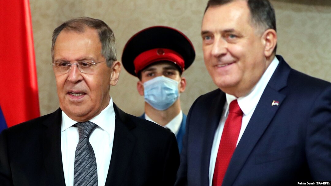 BOSNIA-HERZEGOVINA -- Russian Foreign Minister Sergei Lavrov (L) attend a press conference with Chairman of Bosnian Presidency Milorad Dodik, in Sarajevo, December 2020