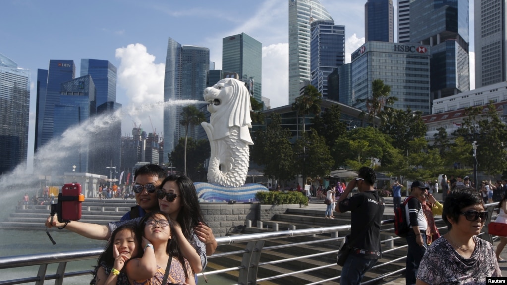 Du khách tham quan tại Singapore. Một cựu sinh viên Việt Nam vừa nhận bản án tù giam và đánh roi do ở quá hạn tại Singapore hơn 1 thập kỷ.