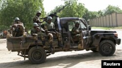 Des soldats nigériens engagés dans la lutte contre Boko Haram à Diffa, Niger, 3 september 2015. 