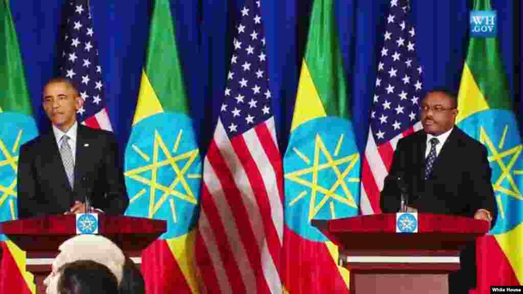 Le président Braack Obama parle au cours de la conférence de presse conjointe ave le Premier ministre éthiopien Hailemariam Desalegn, lundi 27 juillet 2015.