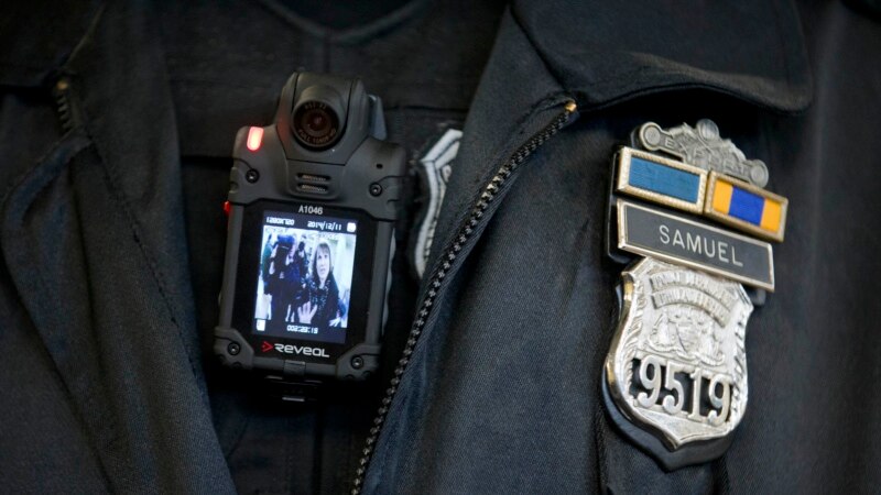 Male kamere na odeći građana namenjene borbi protiv kriminala