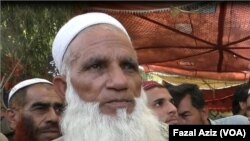 د سوات سره تعلق لرونکی خواري کښ صاحب الدين وايي ږيره مې په دې بندر کې سپينه شوه