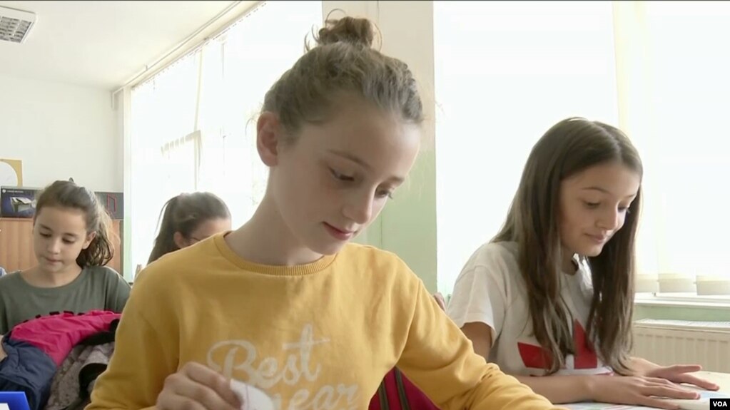 Kosovo students