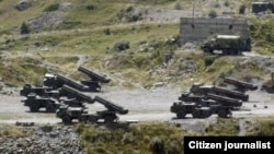 რუსული BM-30 Smerch-ის კოლონა 2008 წლის აგვისტოში, ჯავასთან