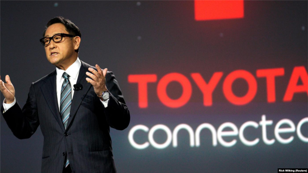 Akio Toyoda, presiden Toyota Motor Corporation mengumumkan “e-Pallete”, mobil listrik swa-kemudi baru yang didesain untuk layanan transportasi online, pengiriman paket barang dan penggunaan lainnya, di Las Vegas, Nevada,8 Januari 2018.
