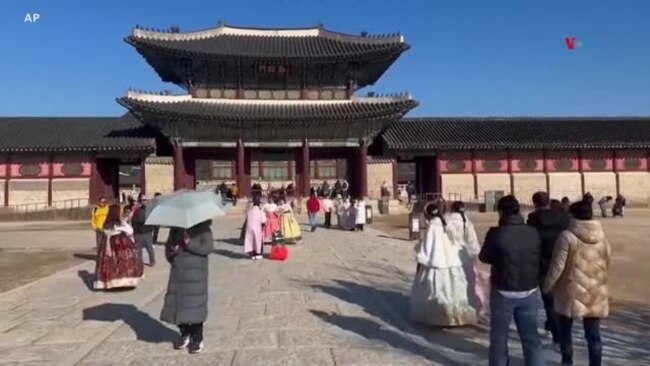La ley marcial en Corea del Sur no detuvo las selfies de los turistas