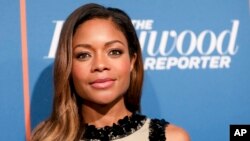 Naomie Harris llega a la noche de nominados a los Premios de la Academia 2017 de The Hollywood Reporter en Spago el lunes 6 de febrero de 2017. Beverly Hills, California (Foto de Rich Fury / Invision / AP).