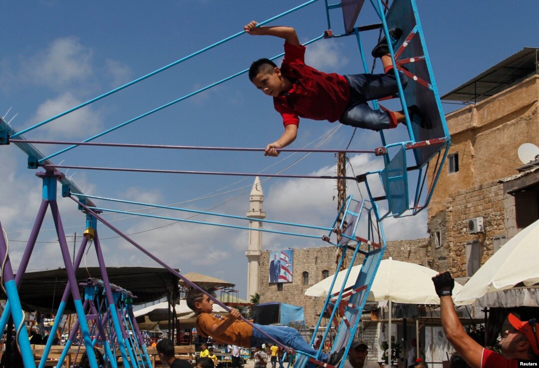 Muslims Celebrate Eid al-Fitr, image size:1080x739