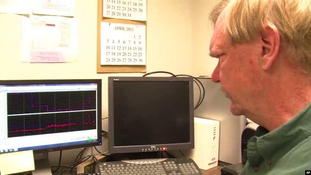Plant physiologist Lewis Ziska has been comparing cultivated rice and a weedy red rice relative for several years for the USDA