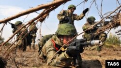 Western analysts are hopeful that this month's Zapad war games in Belarus will offer a useful glimpse at what Russia's military is now capable of. 