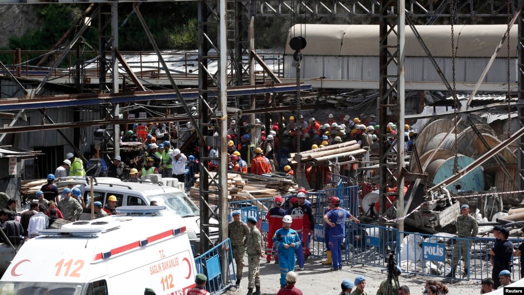 Lokasi perusahaan tambang batubara Soma Komur di Turki barat pasca ledakan (foto: dok). 