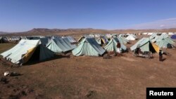 د ملکیانو د ساتلو یوه نادولتي ډله وايي په تېرو شاوخوا پنځو میاشتو کې په افغانستان کې شاوخوا نهه سوه زره خلک بې ځایه شوي دي.