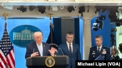 2026年4月6日，特朗普总统在战争部长海格塞斯、参谋长联席会议主席凯恩等人的陪同下举行记者会介绍了美军在周末营救身陷伊朗腹地的F-15E战机机组人员的过程。