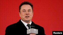 CEO Tesla Elon Musk menghadiri upacara peletakan batu pertama Tesla Shanghai Gigafactory di Shanghai. (Foto: Reuters)