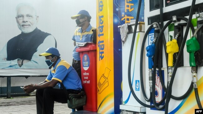 Station-service, Kolkata, 29 juillet 2020