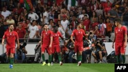 Les joueurs portugais célébrant un but contre l'Italie en Ligue des Nations, Portugal, le 10 septembre 2018