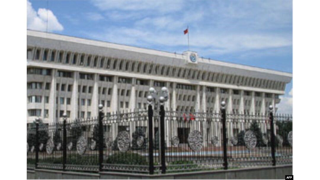 Parlament xalqaro komissiya ishidan norozi