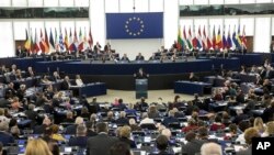 El parlamento de la Unión Europea pide la suspensión de las elecciones en Venezuela.