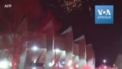Ligue des champions: les supporters du PSG l'encouragent depuis l'extérieur du stade