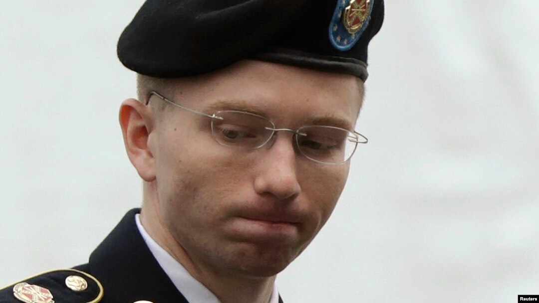 Bradley Manning, binh sĩ Lục quân can tội tiết lộ các thông tin mật cho trang WikiLeaks