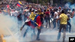 La oposición culpa a Maduro de la grave crisis económica que sufre Venezuela, con la inflación más alta del mundo.