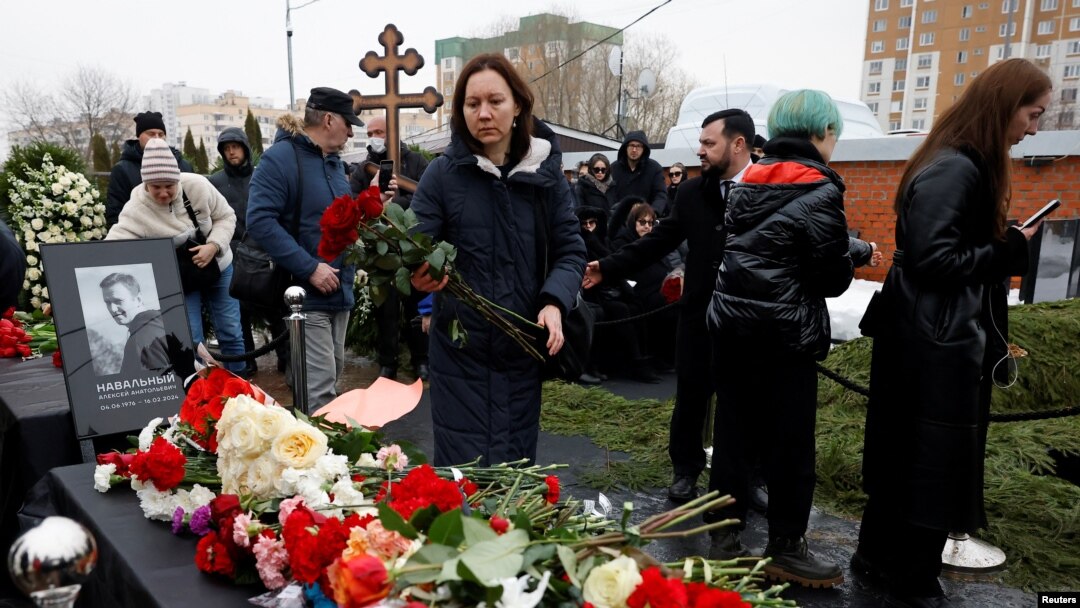 Građani na sahrani ruskog opozicionog lidera Alekseja Navalnog, 1. marta 2024. (Foto: Rojters)