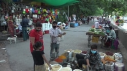 Pasar Kaki Lima Buka di Tengah Lonjakan Covid