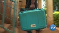 Solar-powered Suitcases Bring Light to Darkened Classrooms