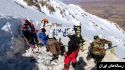 عکسی از محل سقوط هواپیمای آسمان در مسیر تهران به یاسوج در سال ۱۳۹۶