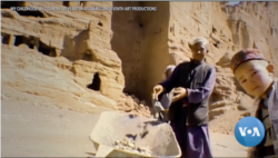 Salah satu adegan dalam film dokumenter besutan Phil Grabsky "My Childhood, My Country: 20 Years in Afghanistan" (VOA)