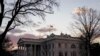 La Casa Blanca se ve al amanecer durante la primera semana en el cargo del presidente estadounidense, Joe Biden, en Washington, Estados Unidos, el 23 de enero de 2021.