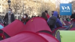Paris: Des activistes installent un campement place de la République