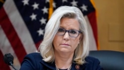 FILE - Wakil Ketua Liz Cheney (R-Wyo.), dalam sidang komite khusus DPR yang menyelidiki serangan 6 Januari di Gedung Capitol Amerika Serikat di Washington, D.C., 28 Juni 2022. (J. Scott Applewhite, Arsip/AP)