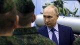 Зборувајќи со пилотите на Руските воздухопловни сили, Путин рече дека воената алијанса, предводена од САД, се проширила кон исток кон Русија од падот на Советскиот сојуз во 1991 година, но оти Москва не планира да нападне држава на НАТО