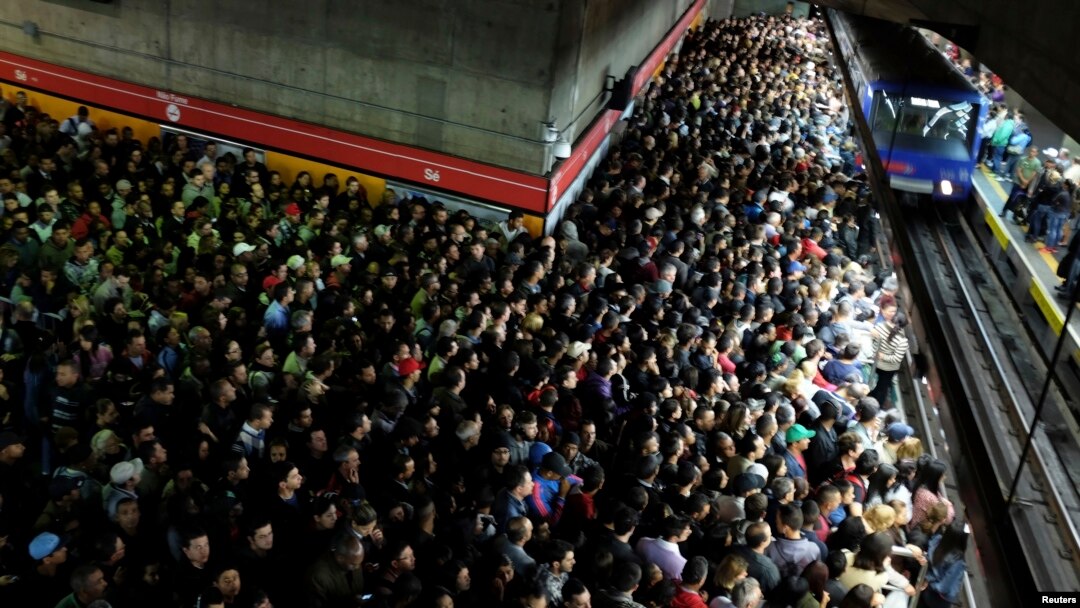 Actualmente vivimos en el planeta unos 7.200 millones de personas, para el año 2025 serán unos 8.100 millones. 