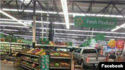 No está claro si los heridos y muertos eran clientes o empleados de la tienda, la cual fue evacuada después del accidente.
