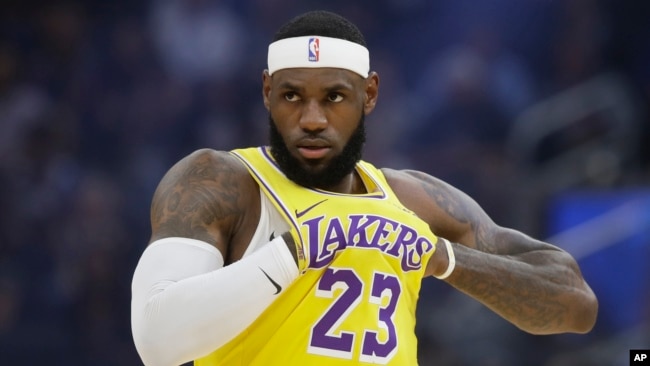 资料照:美国职业篮球NBA超级明星勒布朗·詹姆斯