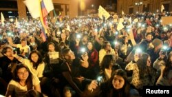 Supporters of the peace deal signed between the government and FARC rebels gather at Bolivar Square during a march for peace in Bogota, Colombia, October 20, 2016. Despite the peace, Colombians are still uprooted by violence.