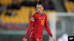 Bintang timnas putri Spanyol, Jenni Hermoso, mendapat dukungan dari berbagai kalangan usai menjadi korban insiden cium bibir oleh Kepala FIFA Spanyol. 