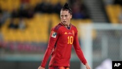 Pesepak bola Spanyol Jenni Hermoso ketika tampil pada pertandingan antara Jepang melawan Spanyol di Piala Dunia Perempuan di Wellington, Selandia Baru, pada 31 Juli 2023. (Foto: AP/John Cowpland)